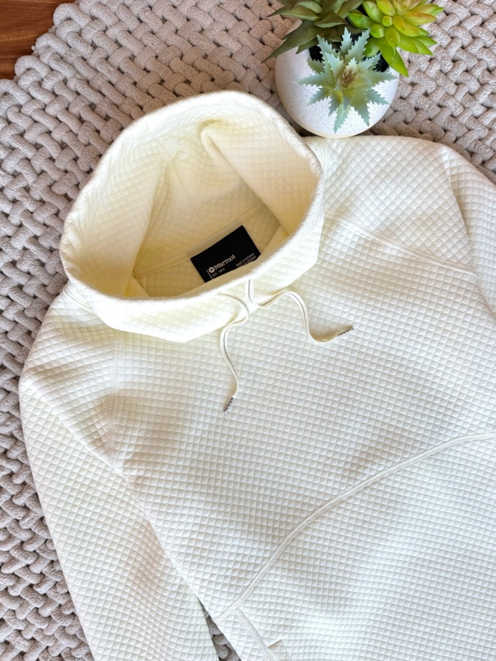 Marmot | Women’s Annie Long Sleeve Quilted Pullover in Vanilla Cream | Small